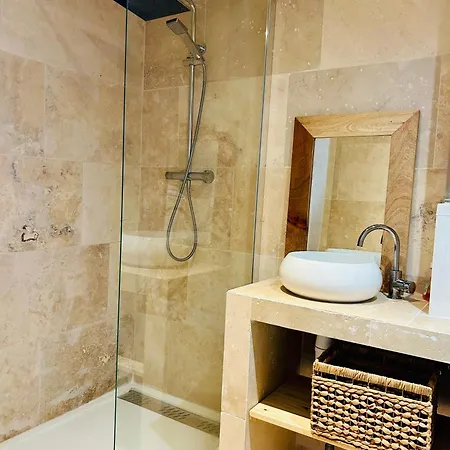 En Provence Apartment Mison